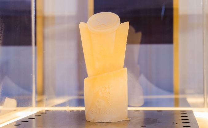 BST Viên Đá Biểu Tượng được làm từ bia Sài Gòn