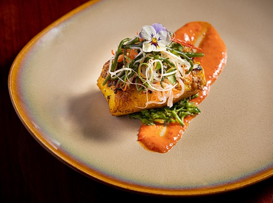 Cá tuyết Úc nướng nghệ măng tây biển ngâm chua