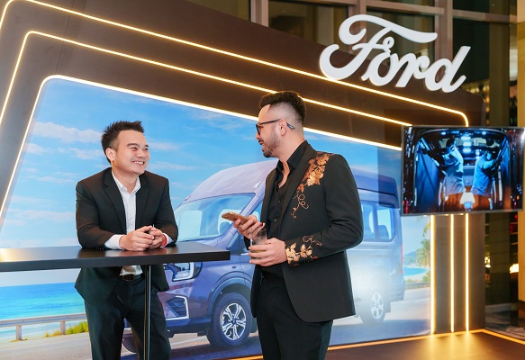 Khách mời giao lưu và kết nối tại sự kiện2