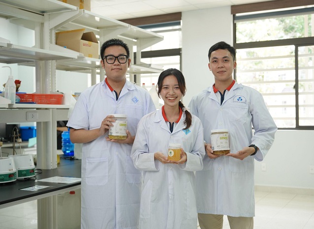 Dự án chuyển đổi rác thải hữu cơ thành các giải pháp đa dụng của những thành viên tài năng từ Đội Garbage Enzyme