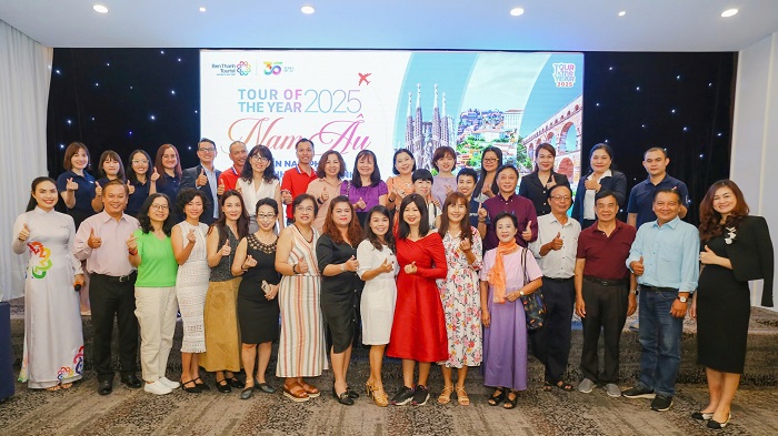 Khách mời tham gia Tour of the year 2025 - Nam Âu cùng BenThanh Tourist.2jpg