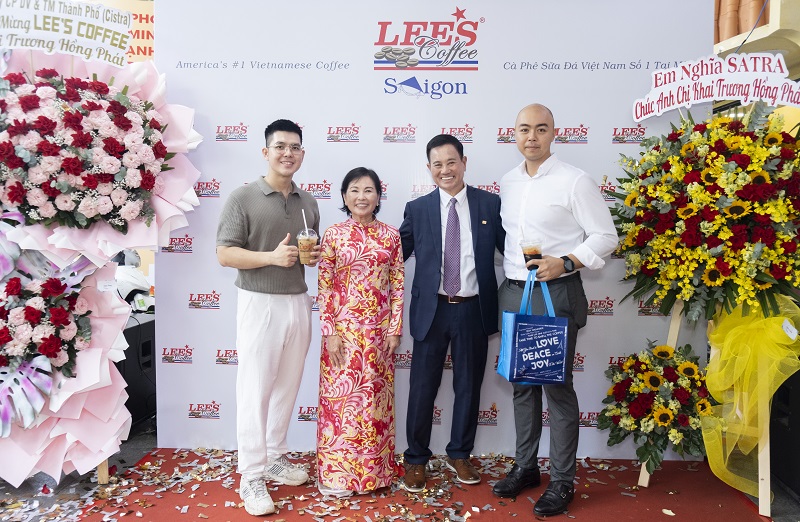 Ông Chiêu - Bà Yến chủ