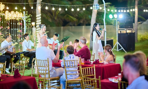 Đêm Tiệc Buffet BBQ  Ban nhạc Acoustic