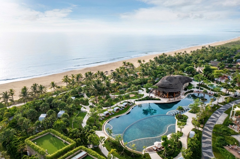 CA SĨ LỆ QUYÊN TỔ CHỨC SINH NHẬT ẤM CÚNG TẠI HOIANA RESORT &amp; GOLF  CÙNG LÂM BẢO CHÂU VÀ GIA ĐÌNH