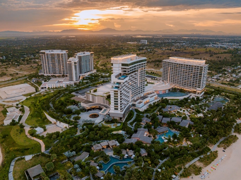 ĐÓN TẾT NGUYÊN ĐÁN 2025 RỰC RỠ CÙNG HOIANA RESORT &amp; GOLF VỚI CÁC ƯU ĐÃI ĐỘC QUYỀN VỀ LƯU TRÚ, ẨM THỰC VÀ GIẢI TRÍ